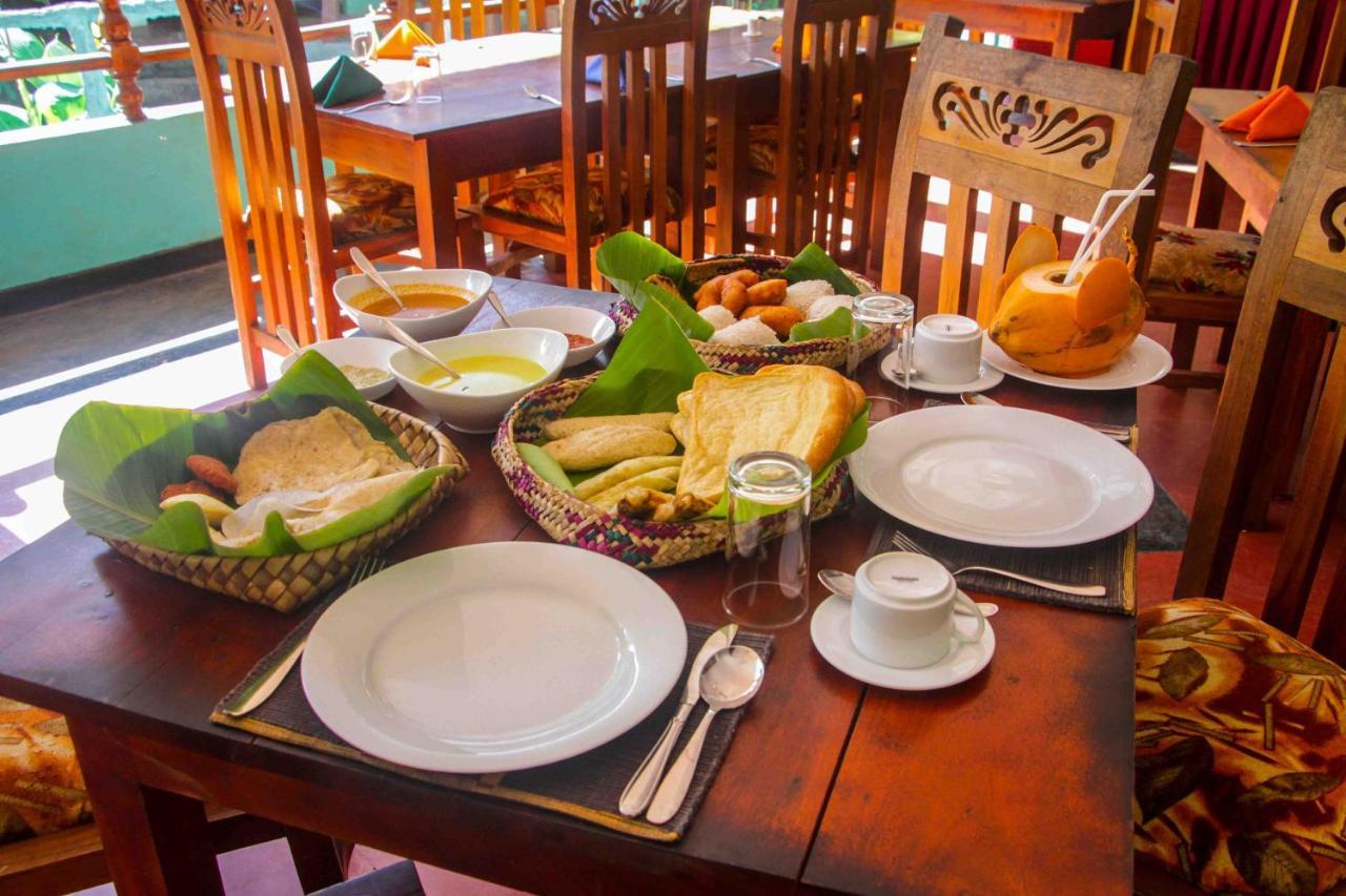 Hungry Lion Sigiriya Hotel Exterior photo